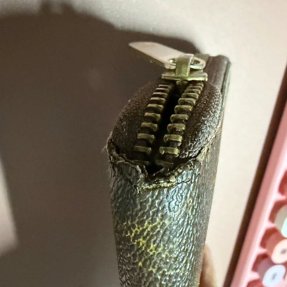 Louis Vuitton Monogram Zippy Wallet CA0029 - Picture 6 of 16